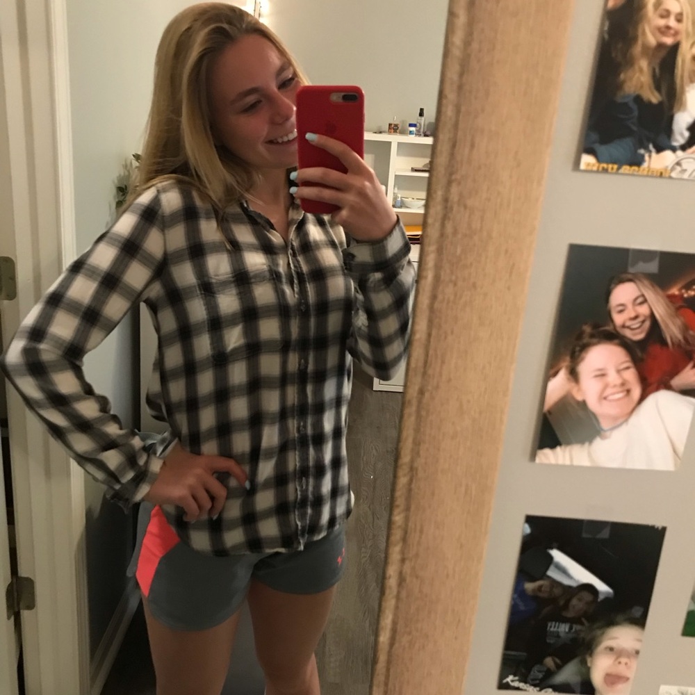 Button up flannel - Picture 3 of 4